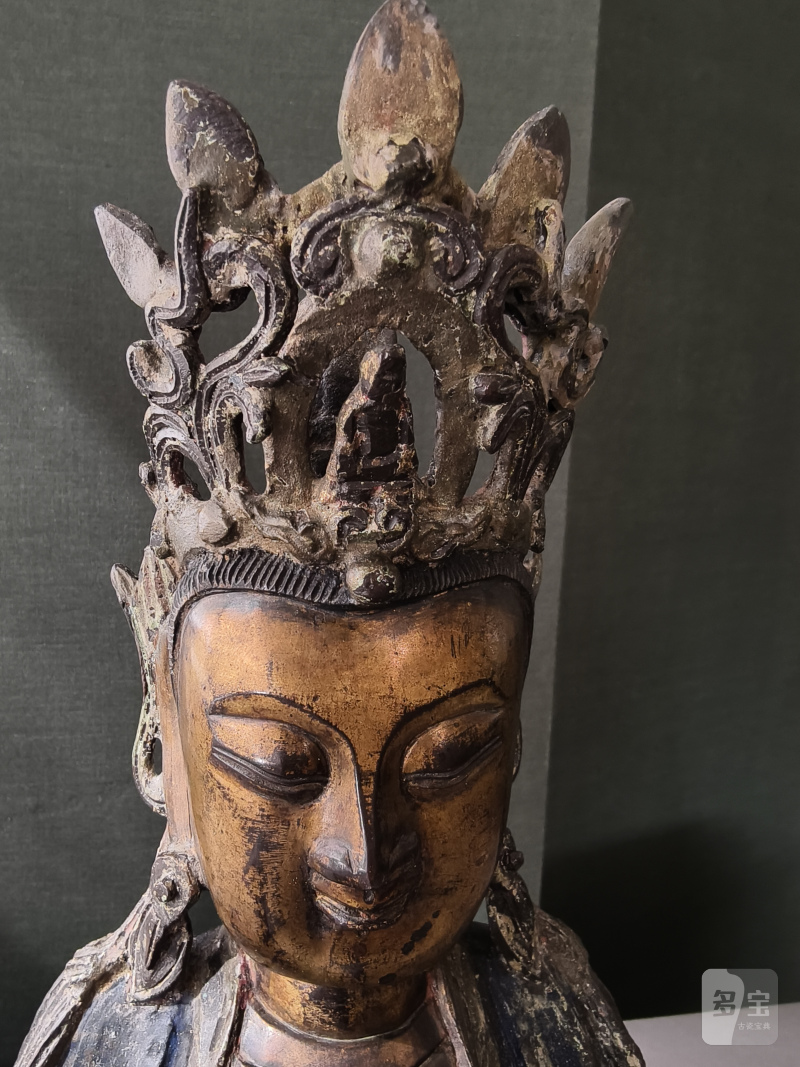 Polychrome painted and partially fire-gilt bronze of the crowned Guanyin - 图14